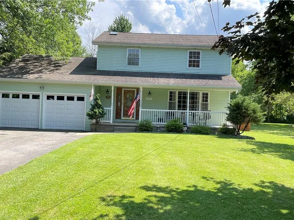 371 Oak St, Youngstown, NY 14174