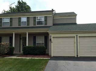 19 Truman Ln, Streamwood, IL 60107