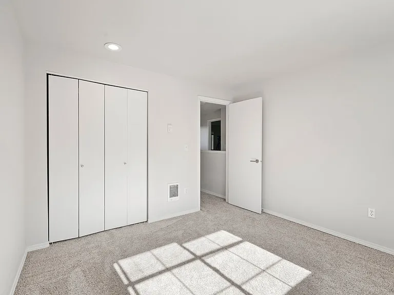 Water's Edge Townhomes — Photo 53