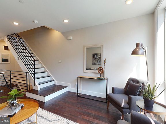 5th image of 2723 Oakford St
