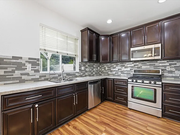 10294 Scripps Poway Pkwy #5 — Photo 19