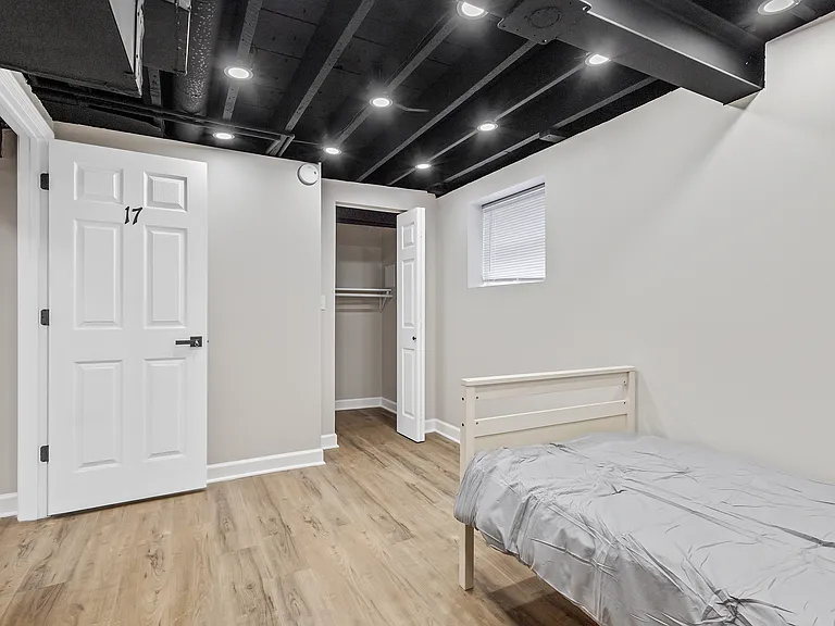 387 S Hamilton St — Photo 9