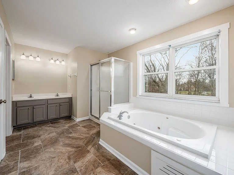 7302 Claddaugh Ln — Photo 27