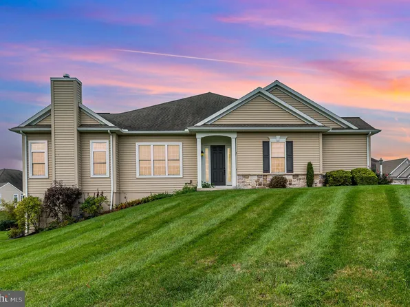 212 Daisy Dr, Mechanicsburg, PA 17050
