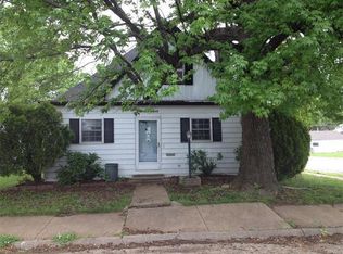 100 N 3rd St, Dupo, IL 62239