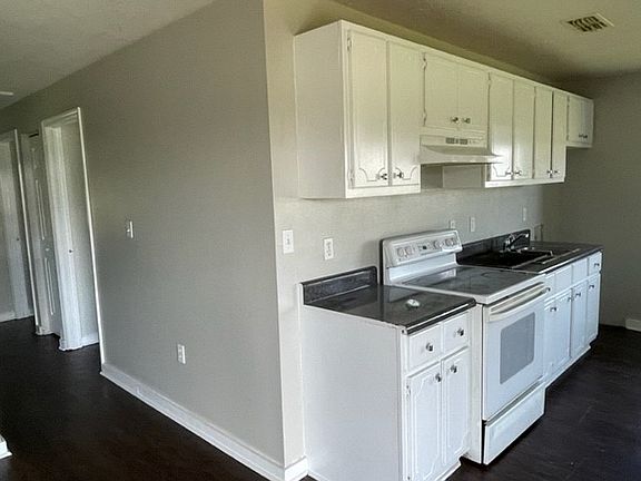 2nd image of 414 SE 7th Ter #14