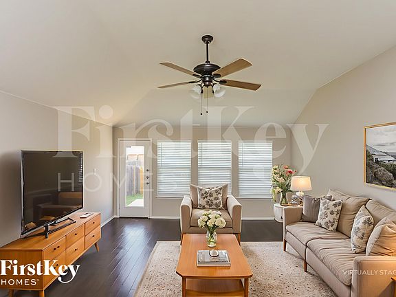 3rd image of 517 Stone Crossing Ln