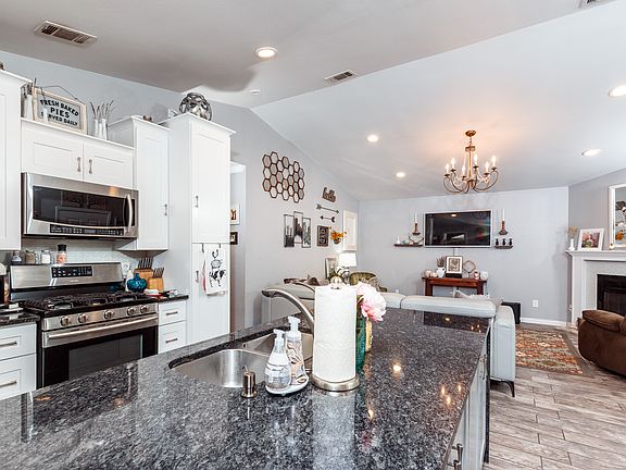 5th image of 199 Indian Oaks Dr