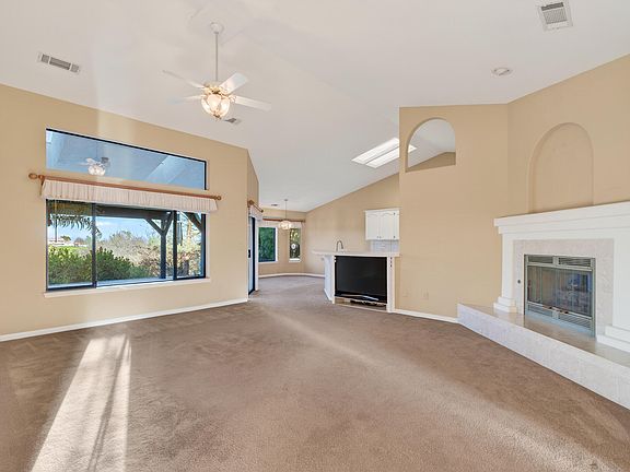 3rd image of 2868 Blue Bell Dr