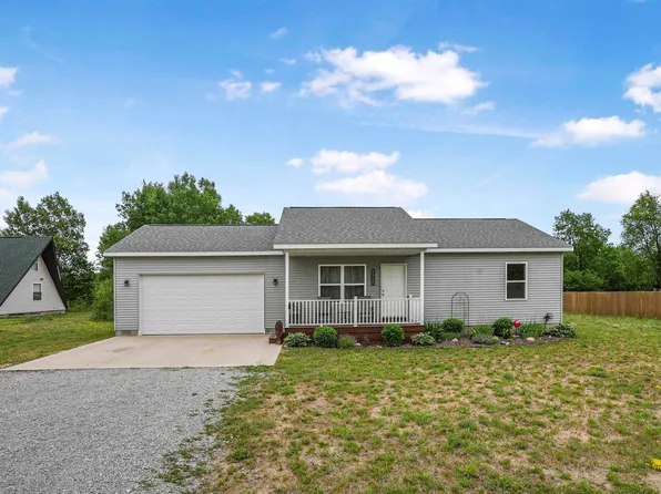 870 Seneca Pl, Cadillac, MI 49601