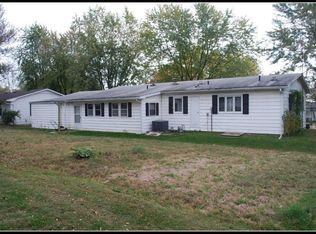 109 W Williams St, La Plata, MO 63549