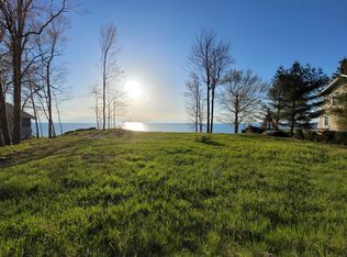 W Fox Farm Rd, Manistee, MI 49660