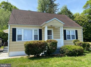 95 Groveland Ave, Ewing, NJ 08638