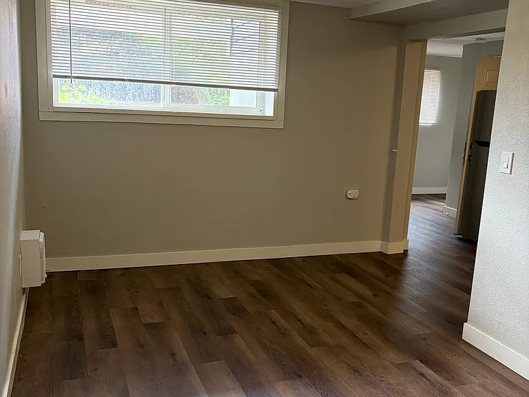 923 SW Holden St #1 — Photo 3