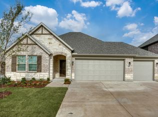 211 Red Oak Dr, Fate, TX 75087