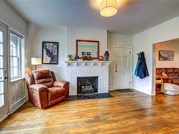 2nd image of 2400 Lakeview Ave #U9