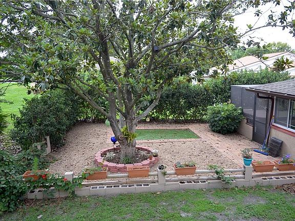 4th image of 4816 Gardenbrook Ln