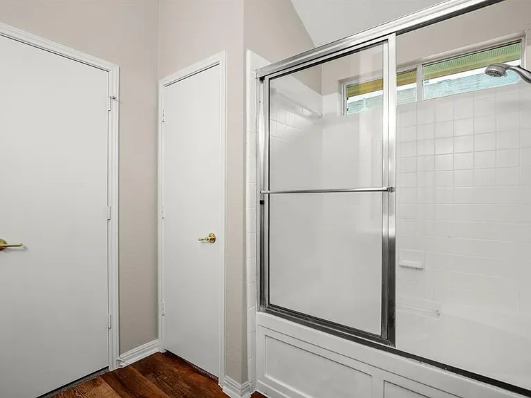 14901 Nuttall Dr — Photo 16