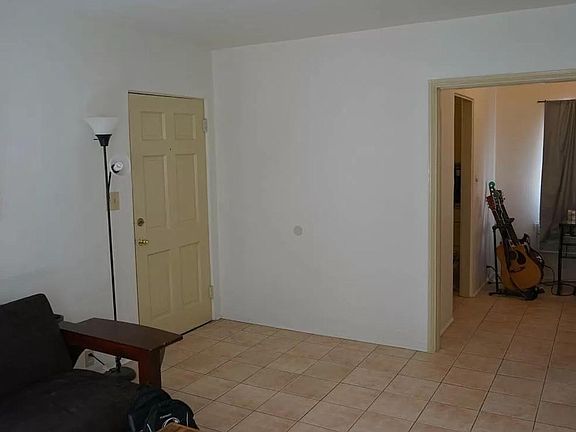 5th image of 164 N Oak Knoll Ave APT 6