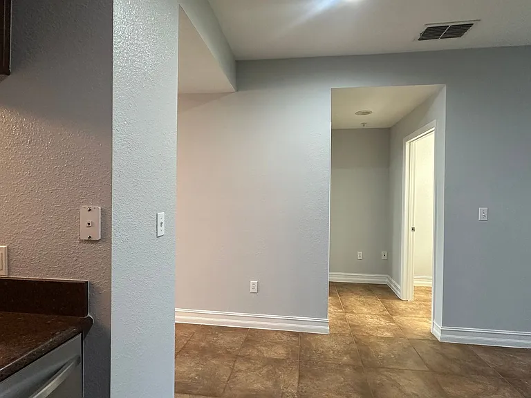 3720 Messina Dr — Photo 17