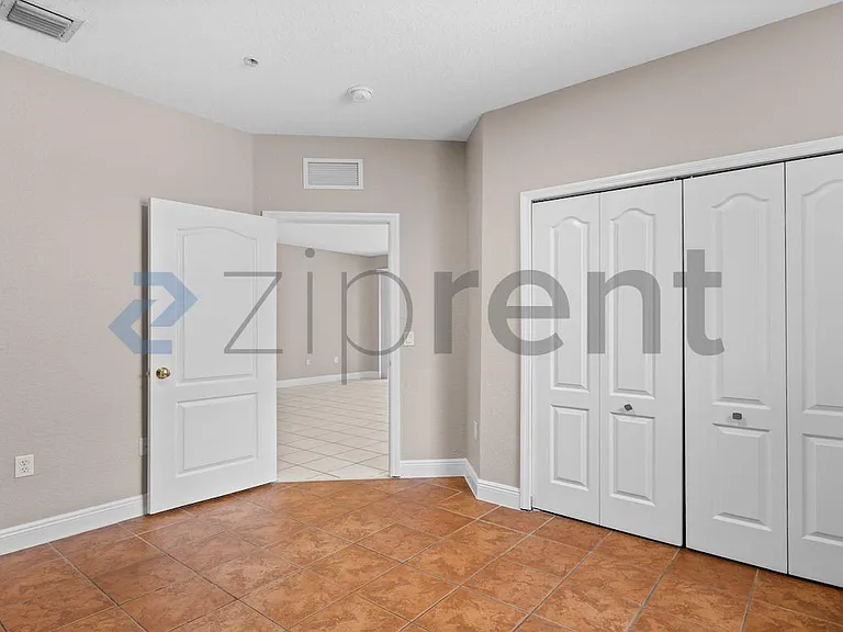 1015 Shoma Dr — Photo 12