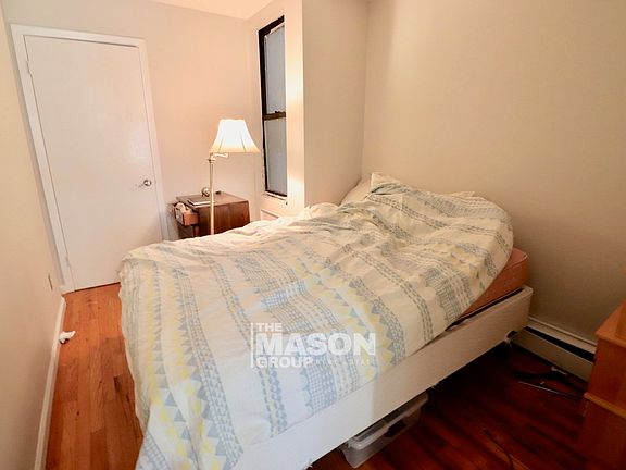 4th image of 514 W 48th St #3