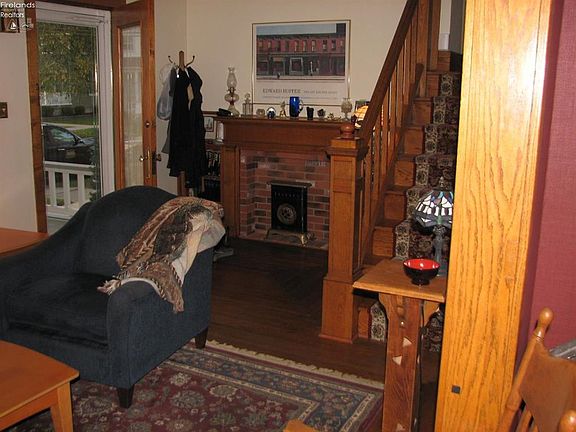 4th image of 125 N Washington St