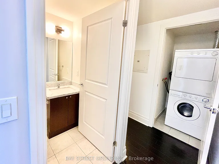 111 Upper Duke Cres #904 — Photo 14