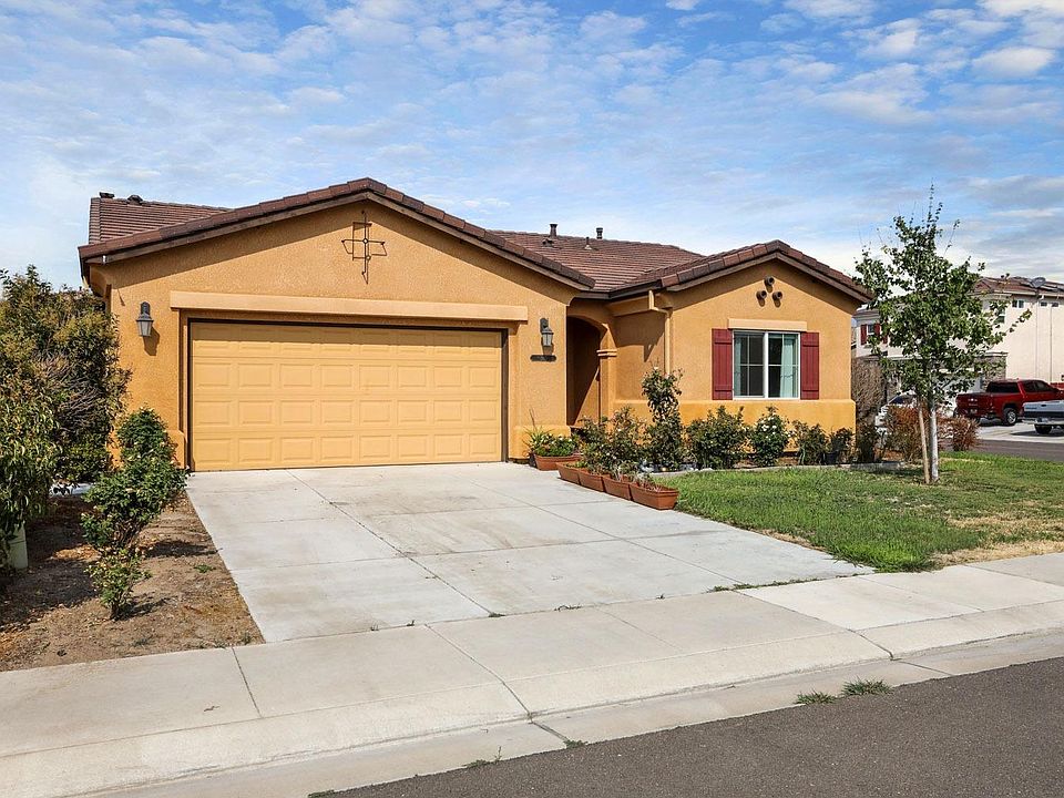 1st image of 1915 Cambra Ln
