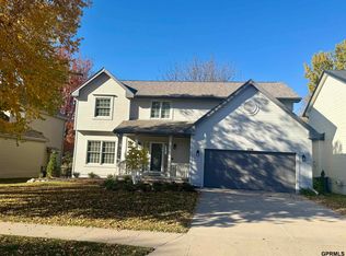 2014 S 199th St, Omaha, NE 68130