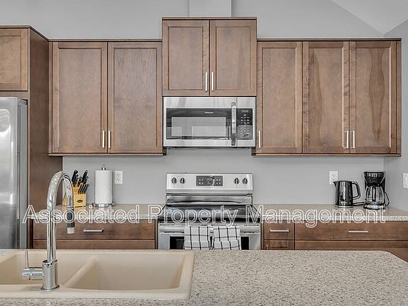 5th image of 6837 Madrid Way