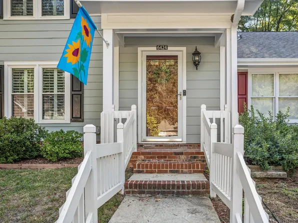 6424 Meadow View Dr, Raleigh, NC 27609
