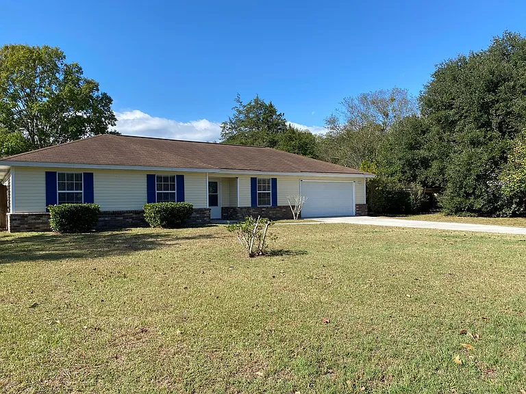 102 Hope Ln — Photo 3