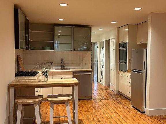 4th image of 137 Saint James Pl #1