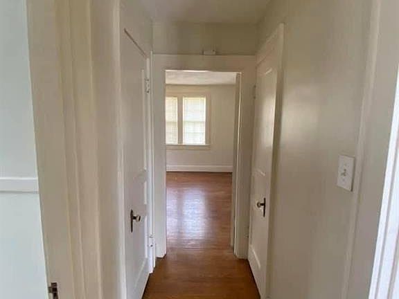 4th image of 218 E 24th St