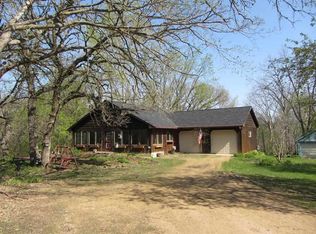 218 Rabbit Rd, Saint Peter, MN 56082