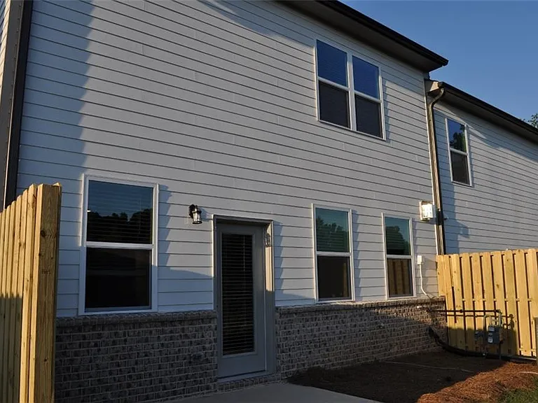 5745 Thornton Dr — Photo 35