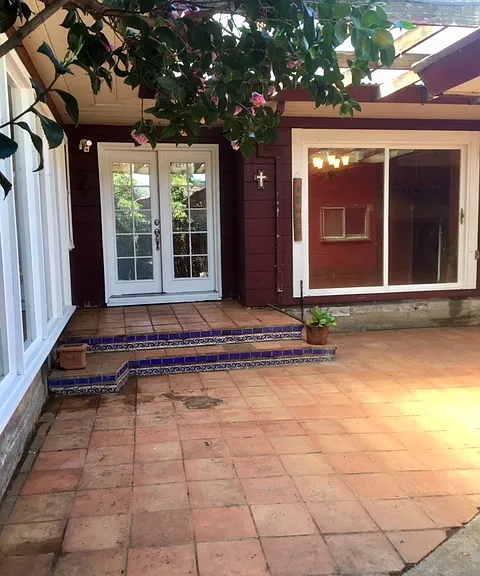115 Los Santos Ct — Photo 3