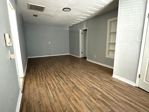 2nd image of 825 E Morningside Dr