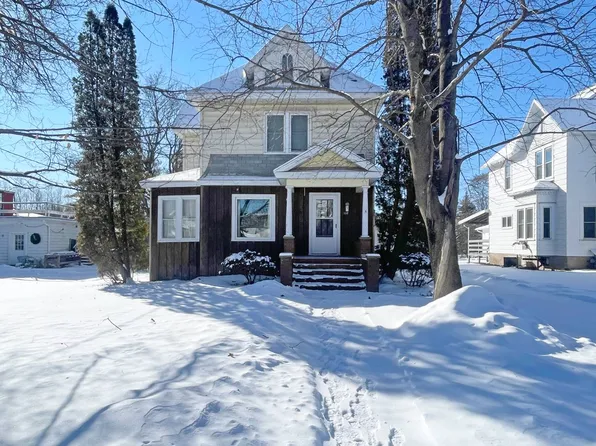 339 E Garfield Ave, Marion, WI 54950