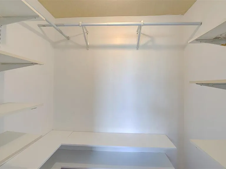 113 Royal Park Dr #1H — Photo 18