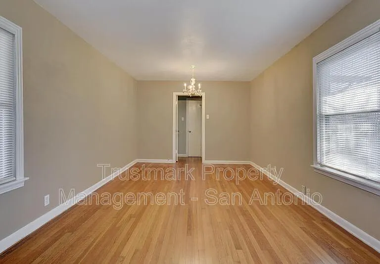 1322 W Malone Ave — Photo 5