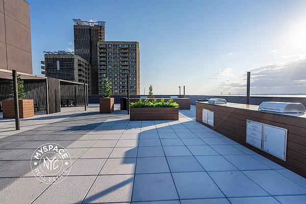 Rented by Carroll Development Leasing LLC | media 17