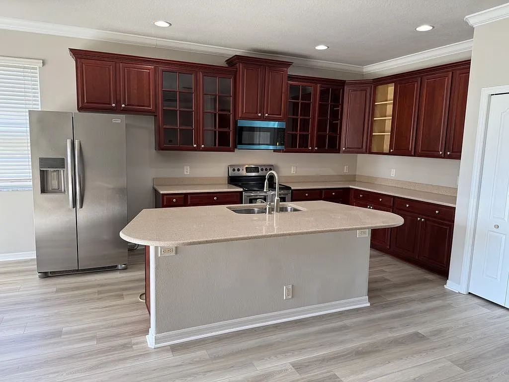3 bed, 1966 sqft, $2,000 — Photo 4