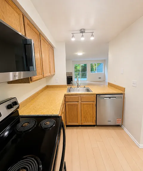 9639 NE 121st Ln — Photo 6