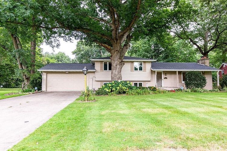 1st image of 52610 Bamford Dr