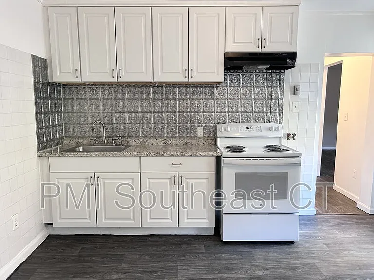 187 Laurel Hill Ave #3 — Photo 8
