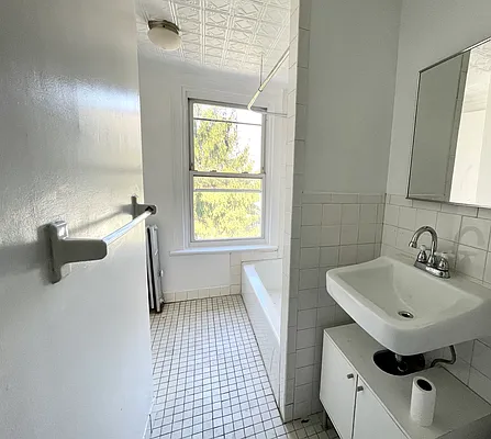 Rented by Realty Collective | media 10