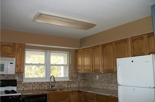 5th image of 28-5 Woodedge Ave