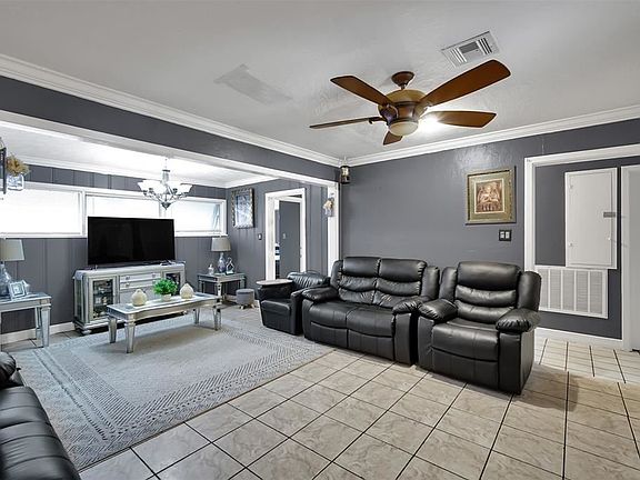 4th image of 1910 Lynnview Dr